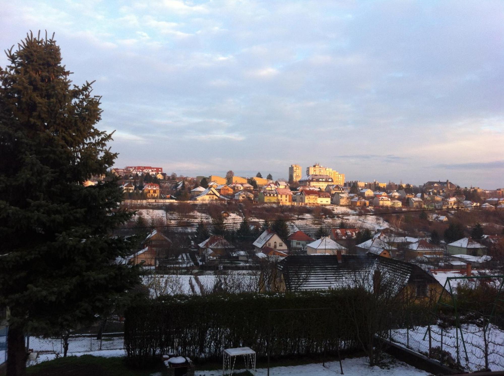 Arato Vendeghaz Hotell Pécs Exteriör bild